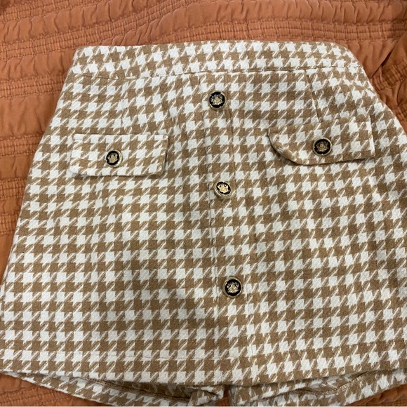 Never worn set. Skort and a blazer. Fun funky pattern. - Picture 6 of 9